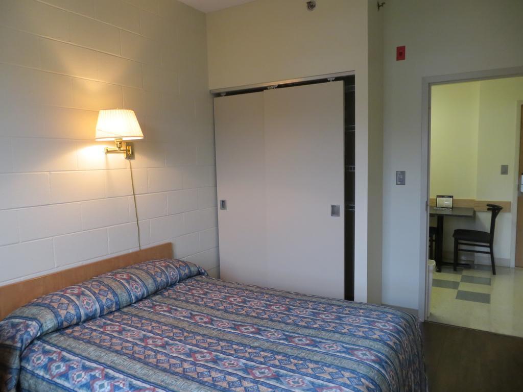 Unb Saint John Summer Hotel Oda fotoğraf